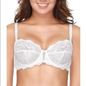 42G full coverage white lacy bra